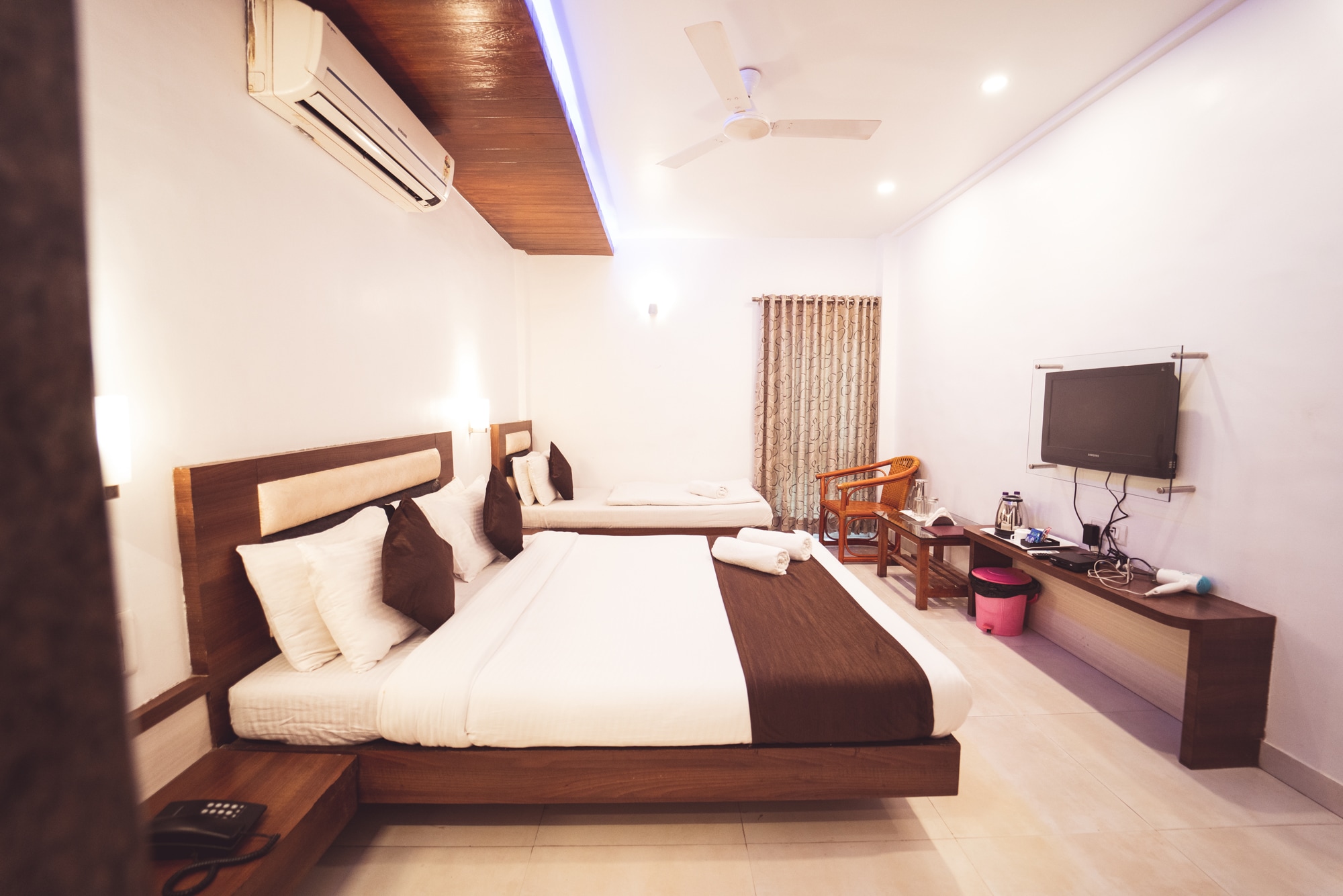 Shantis Hotel Surbhi - Tap to explore photos
