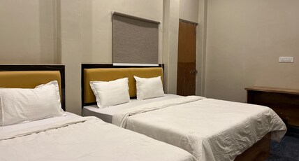 Vibe N Joy @Dashashwamedh Ghat Room Type - Family Room AC Room | Attached Washroom