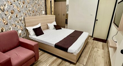 Deni|| Family Comfort Stay Room Type - Super Deluxe Room with Sofa - 2