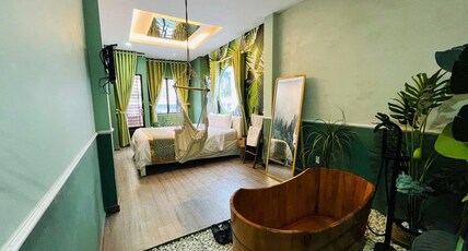 Language Exchange Hotel 3 Room Type - Deluxe Double Room with Balcony
