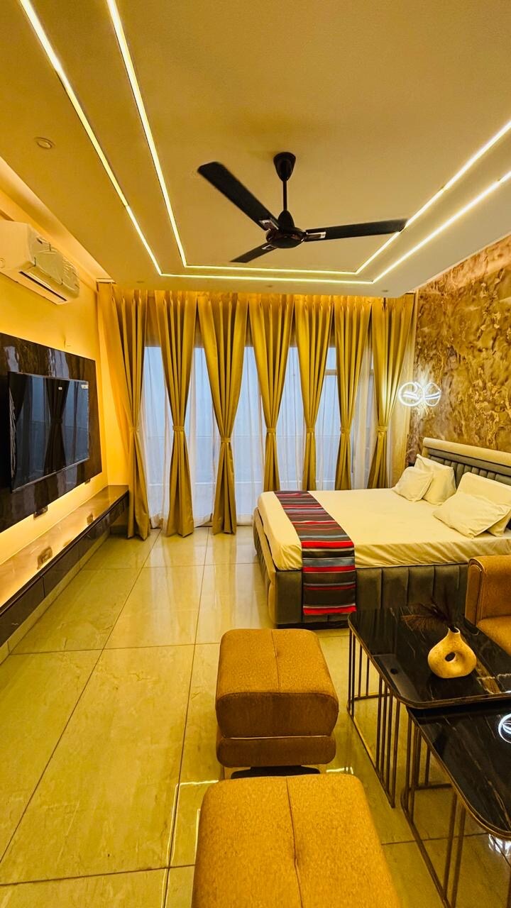 Gaur luxury stays - Tap to explore photos