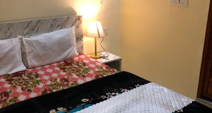 Shri Ladli Krishna Kunj Homestay Near Ram Mandir Ayodhya Room Type - Deluxe Room
