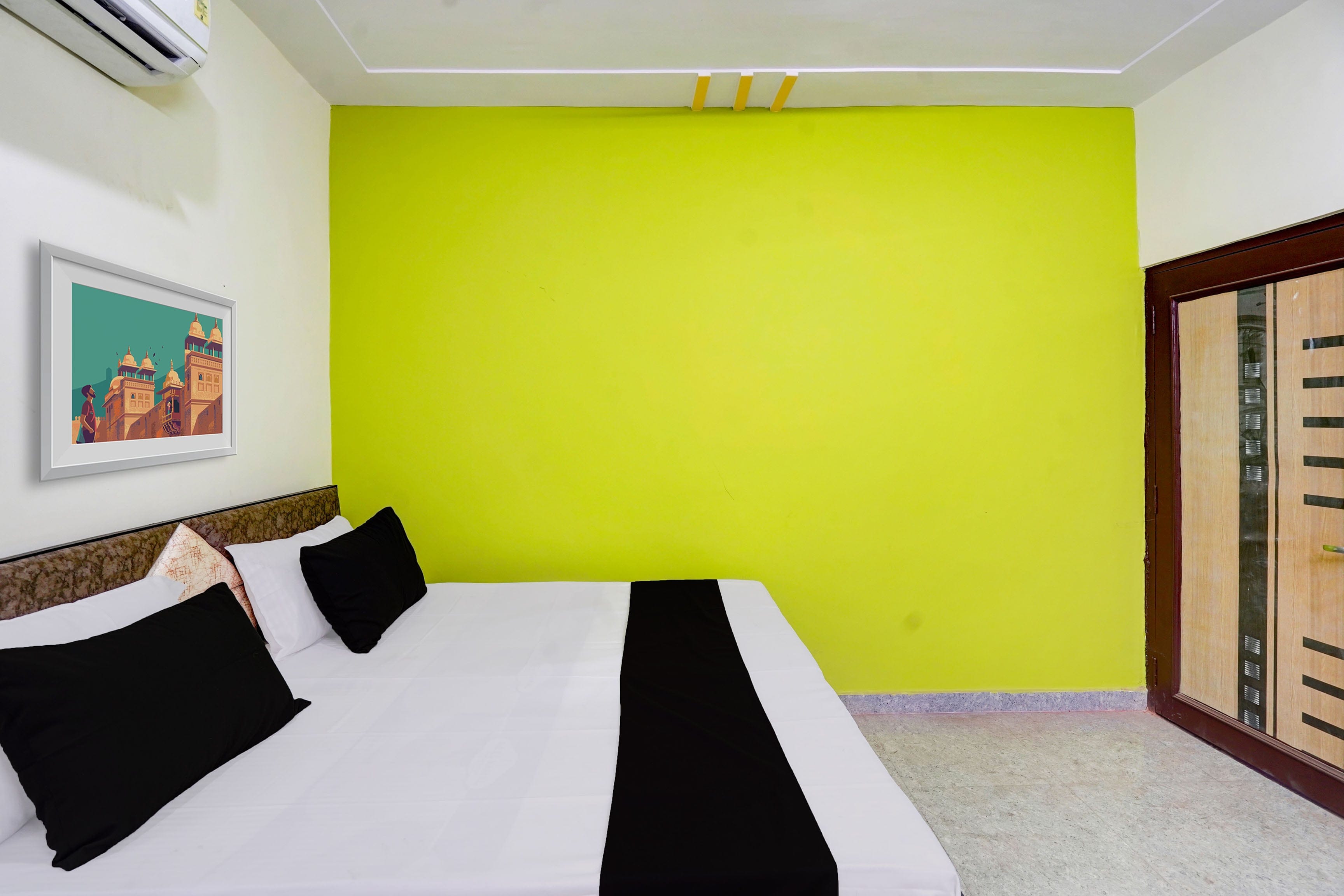 Hotel O MK RESIDENCY - Tap to explore photos