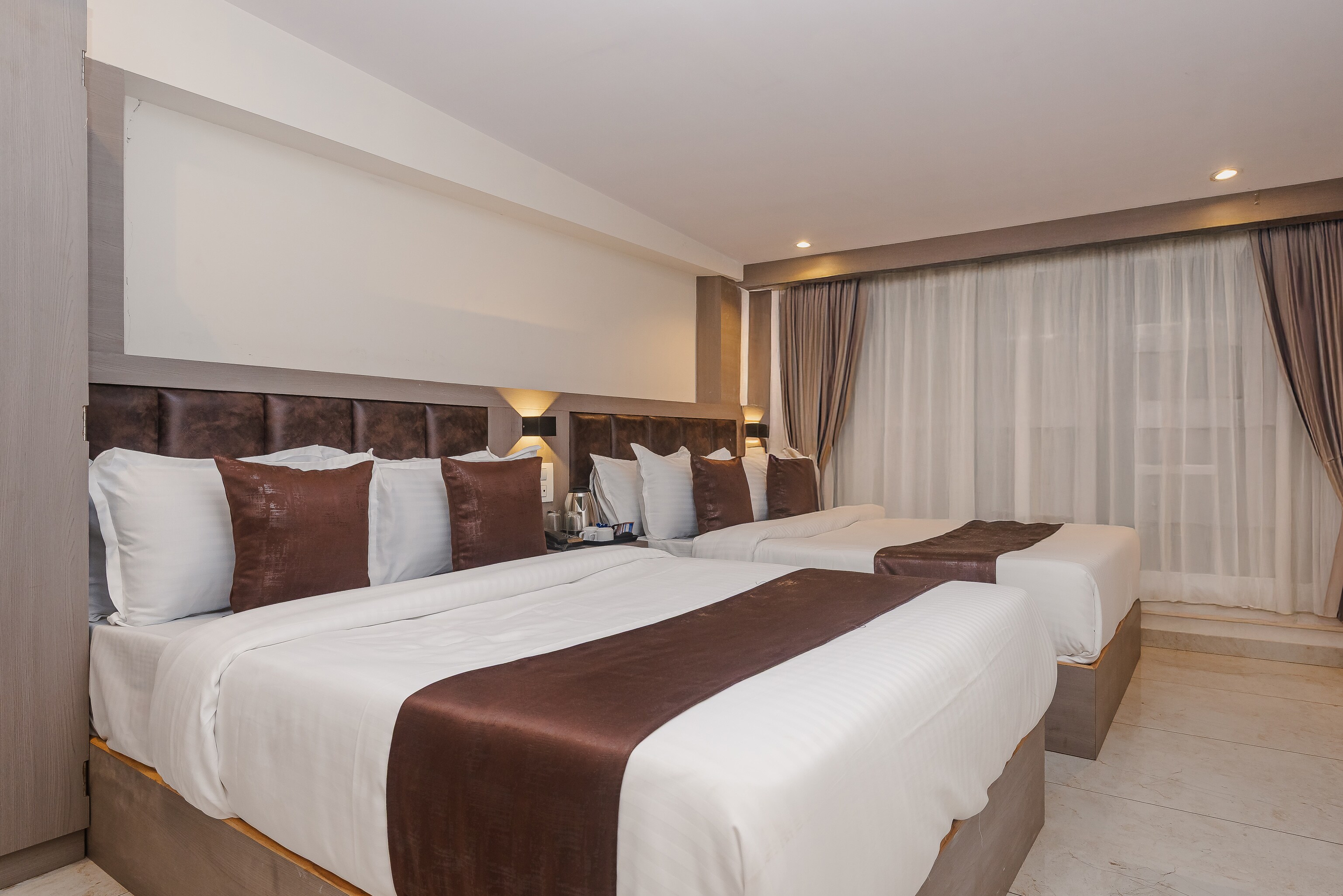 Hotel Zillion International - Tap to explore photos