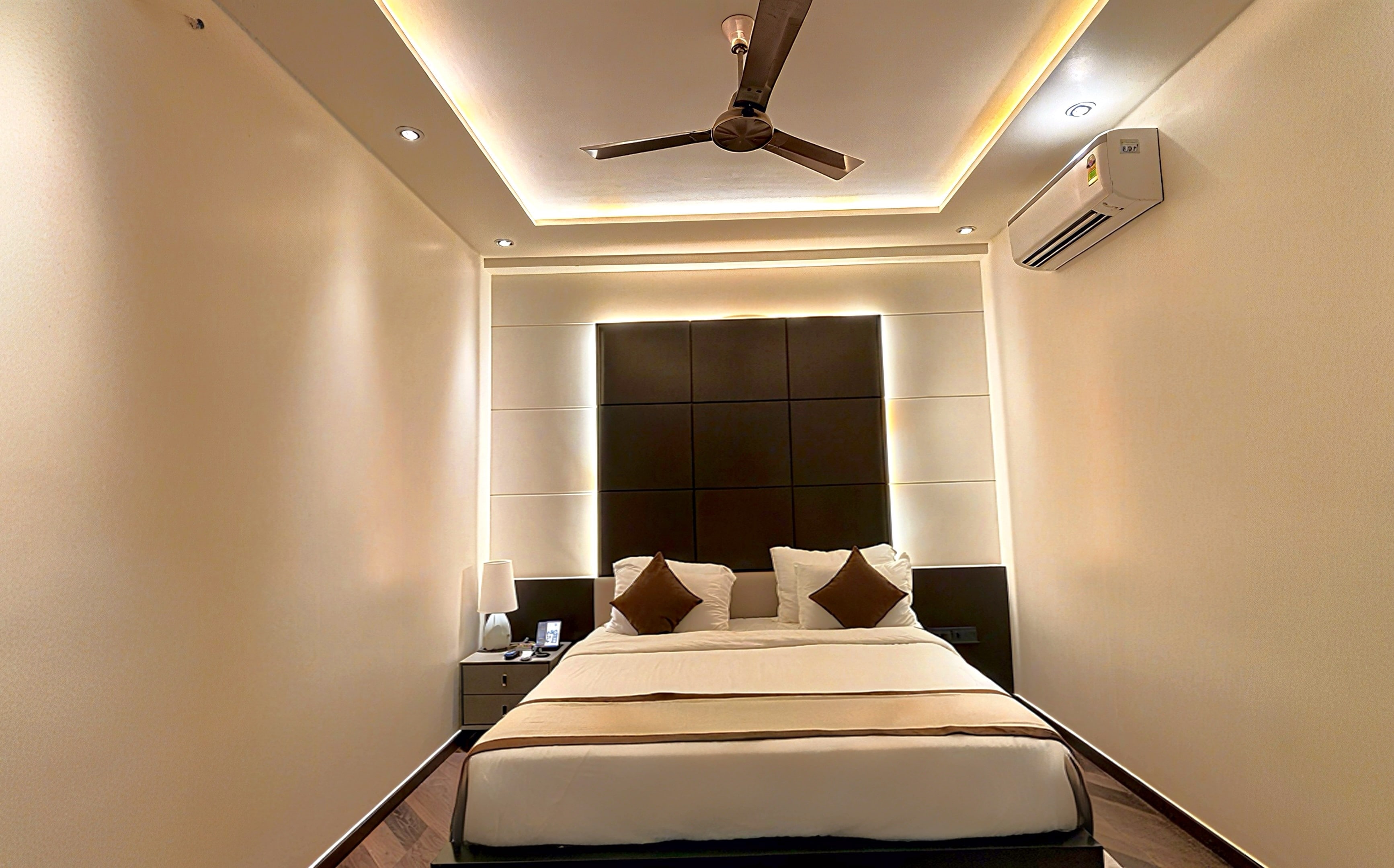 The Long D Hotel Surat Airport Rd - Tap to explore photos