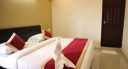 Kalyan Residency Room Type - Deluxe Room