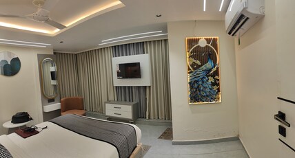 Hotel Red Rose Room Type - Deluxe Double Bed Room