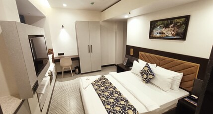 RICH HOTEL Room Type - Super Deluxe Room