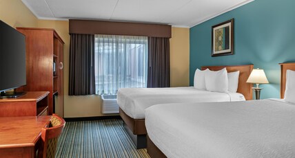 Best Western Plus Traverse City Room Type - 2 Queen Beds, Non-Smoking, Microwave, Refrigerator, Coffee Maker, Full Breakfast Best Western Plus Traverse City Room Type - 2 Queen Beds, Non-Smoking, Microwave, Refrigerator, Coffee Maker, Full Breakfast