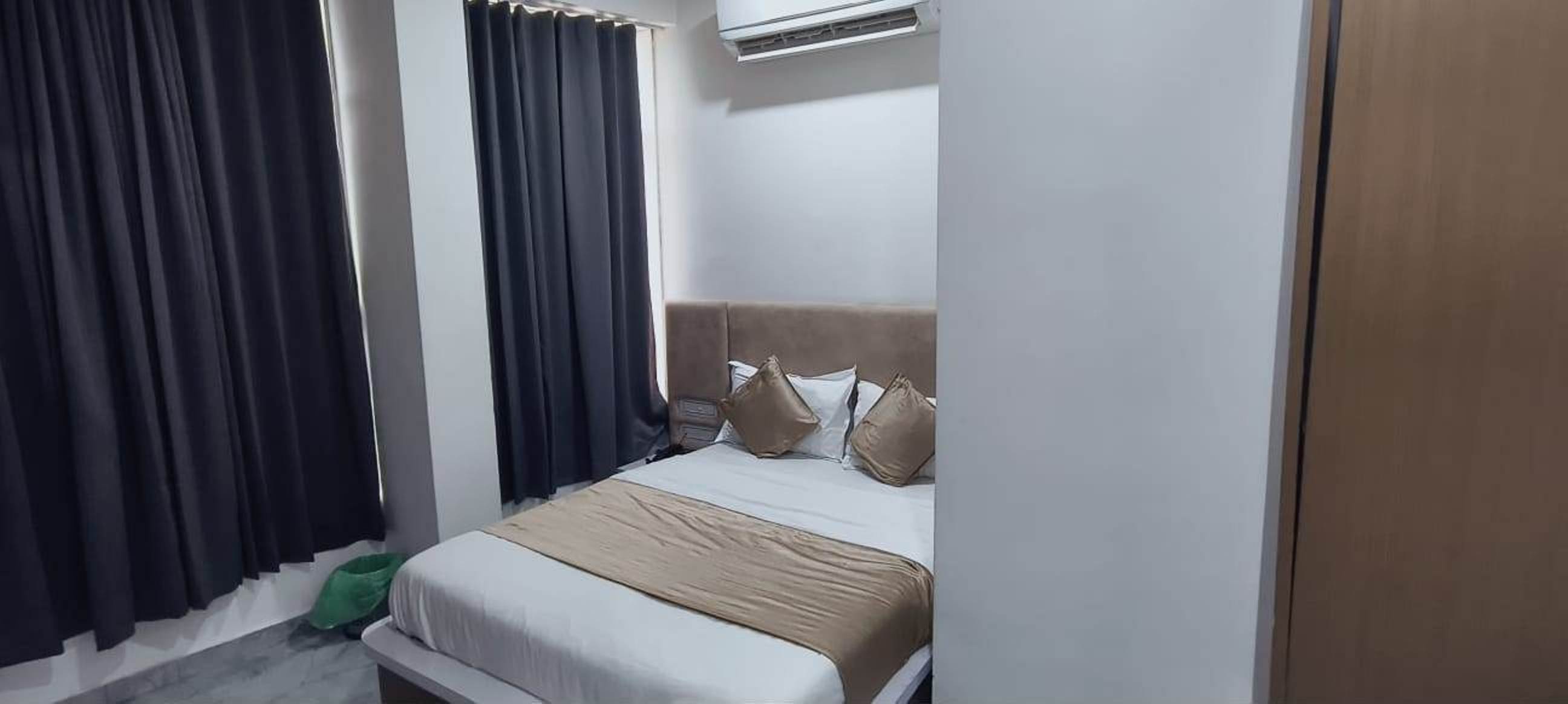 Hotel Radhe Inn - Tap to explore photos