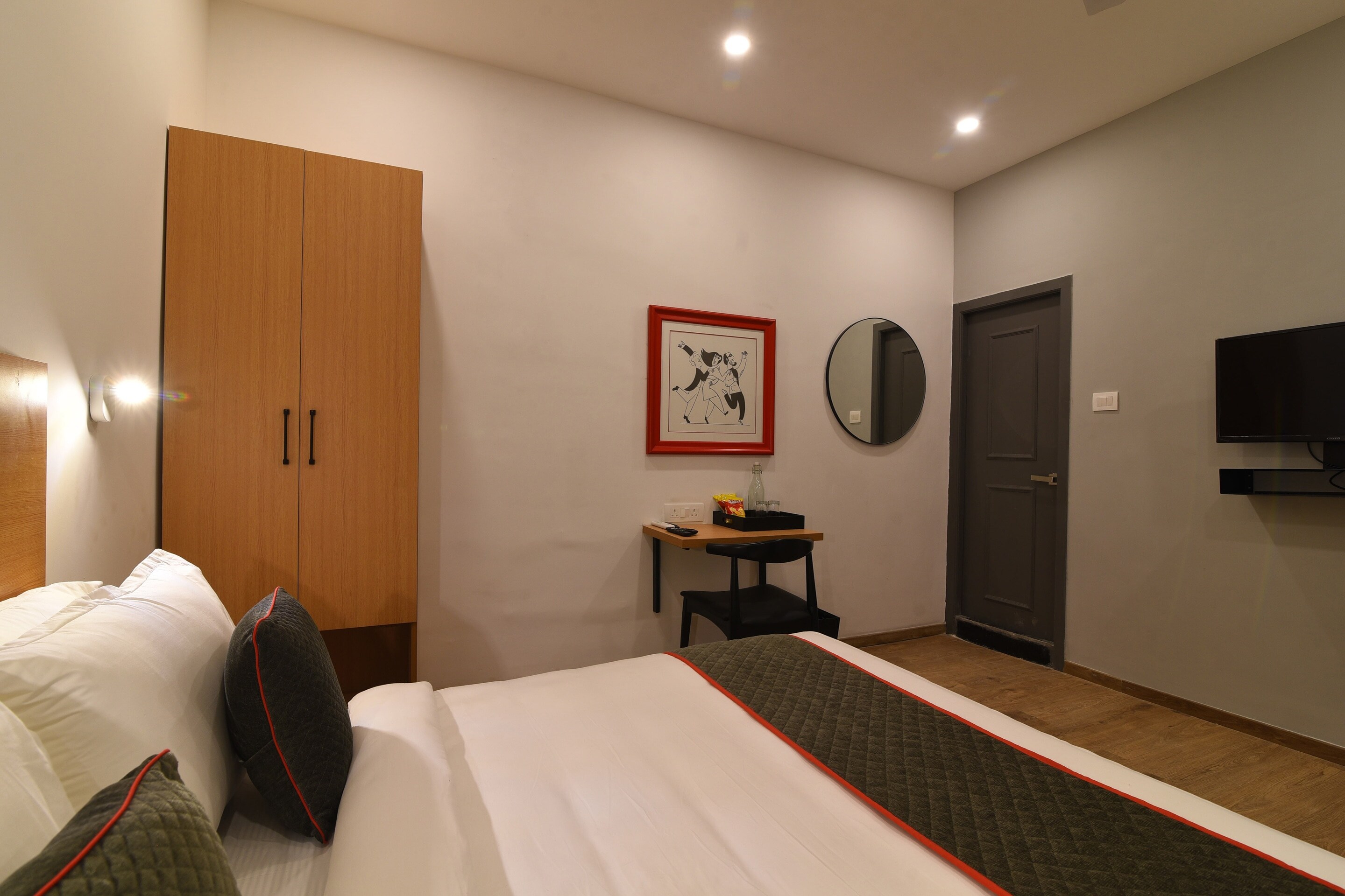 Super Townhouse Royapettah Near U.S Consulate - Tap to explore photos