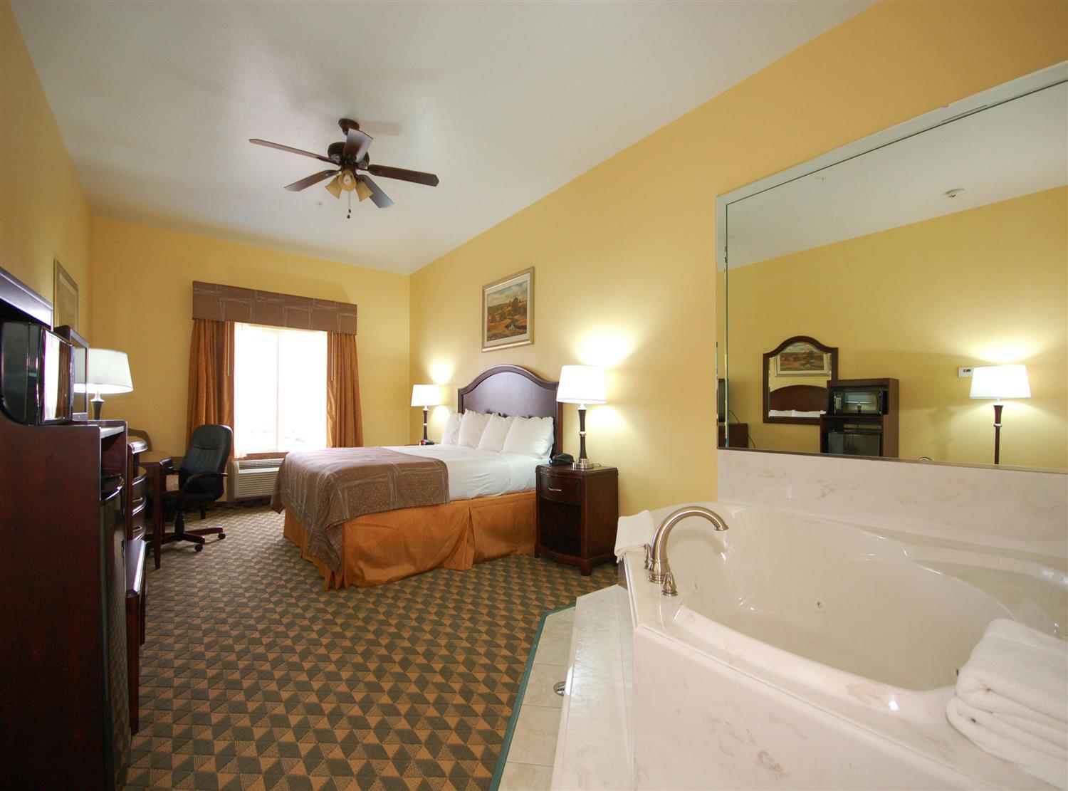 Best Western Plus Manvel Inn & Suites - Tap to explore photos