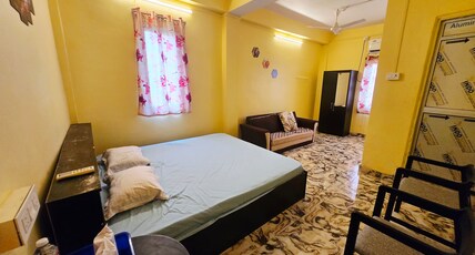 Shree Ram SIA Hotel and Banquets Room Type - AC Deluxe Quadruple Room with Electric kettle, Free WiFi Shree Ram SIA Hotel and Banquets Room Type - AC Deluxe Quadruple Room with Electric kettle, Free WiFi