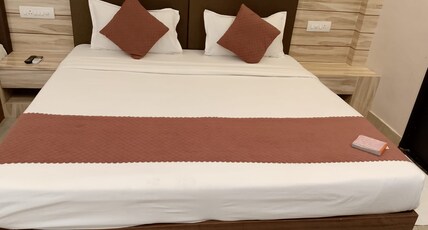 Hotel Naman Palace Room Type - Deluxe room