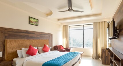 Hotel Sunrise Room Type - Super Deluxe Room with Working Desk