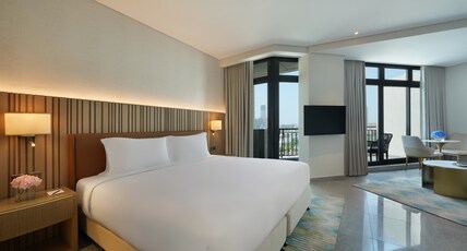 Arabian Park Hotel Room Type - Spacious Room with Balcony - King Bed