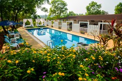 White Wood Resort by Stone Wood Hotel