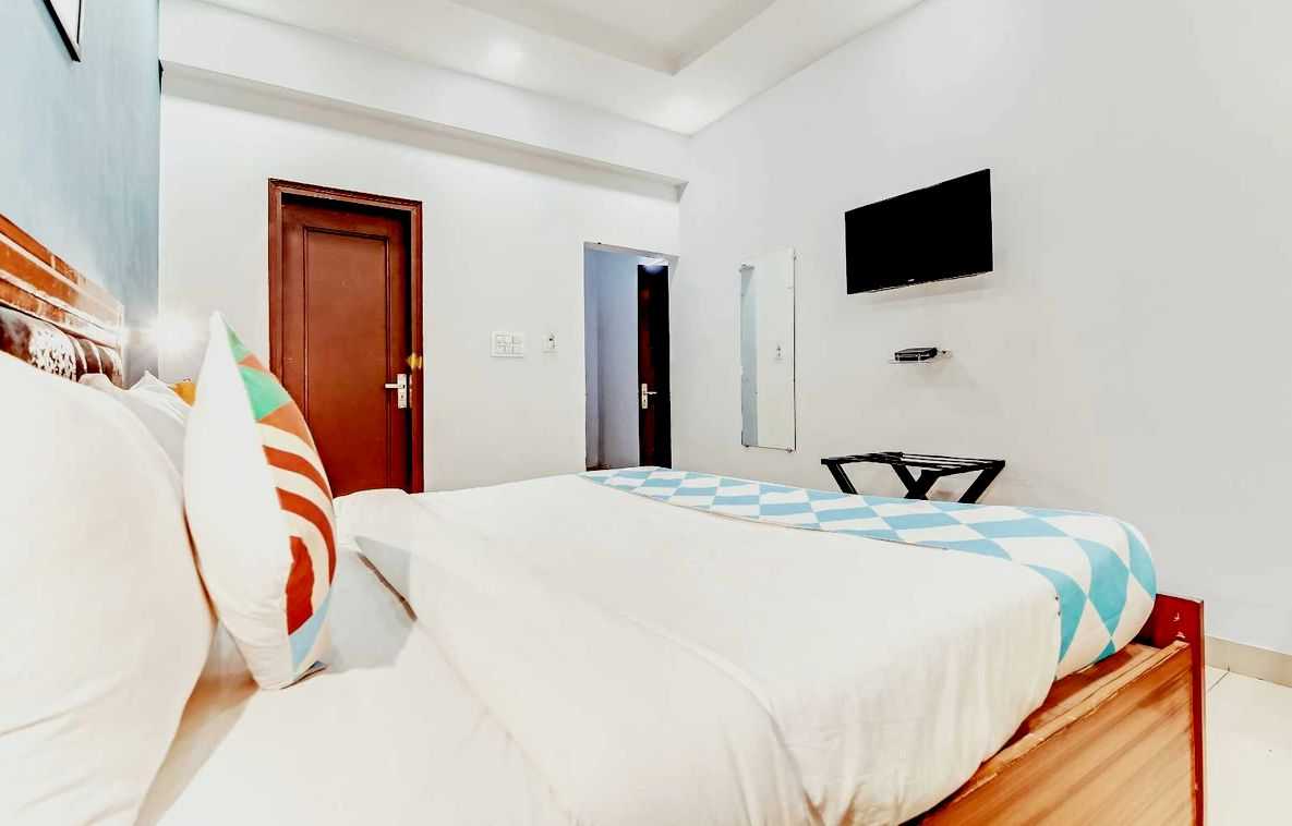Hotel O Comfortable stay - Tap to explore photos