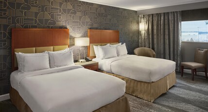 DoubleTree by Hilton Akron Fairlawn Room Type - 2DBL MOB HEAR ACC RI SHWR