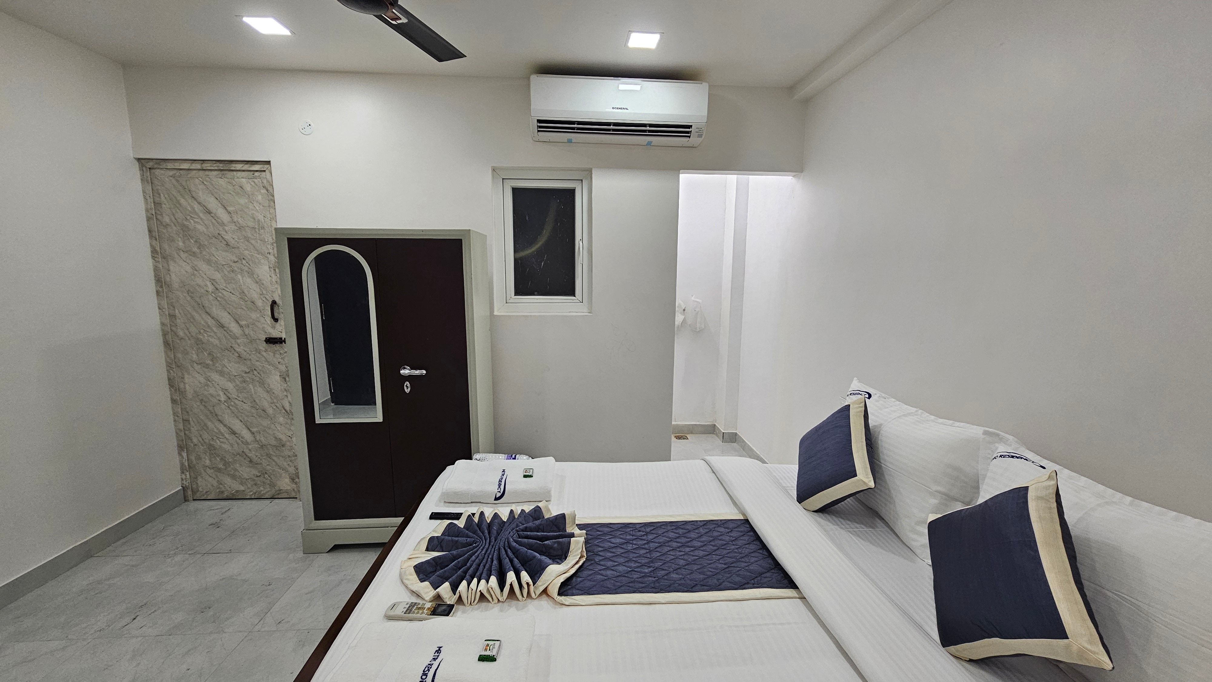 Metro Residency.com - Tap to explore photos