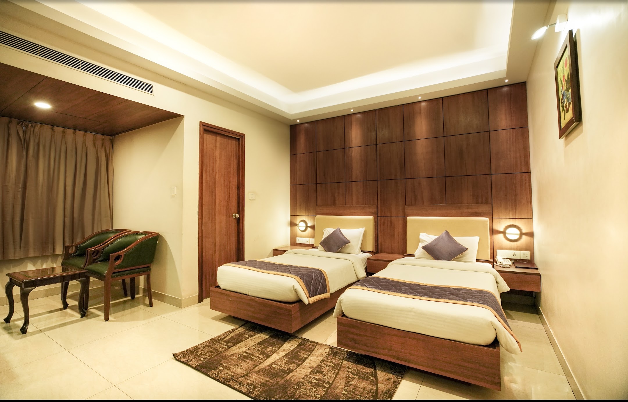 The Pommels Business Hotel - Tap to explore photos