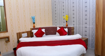 Hotel Asopalav Room Type - Deluxe RAUND BED