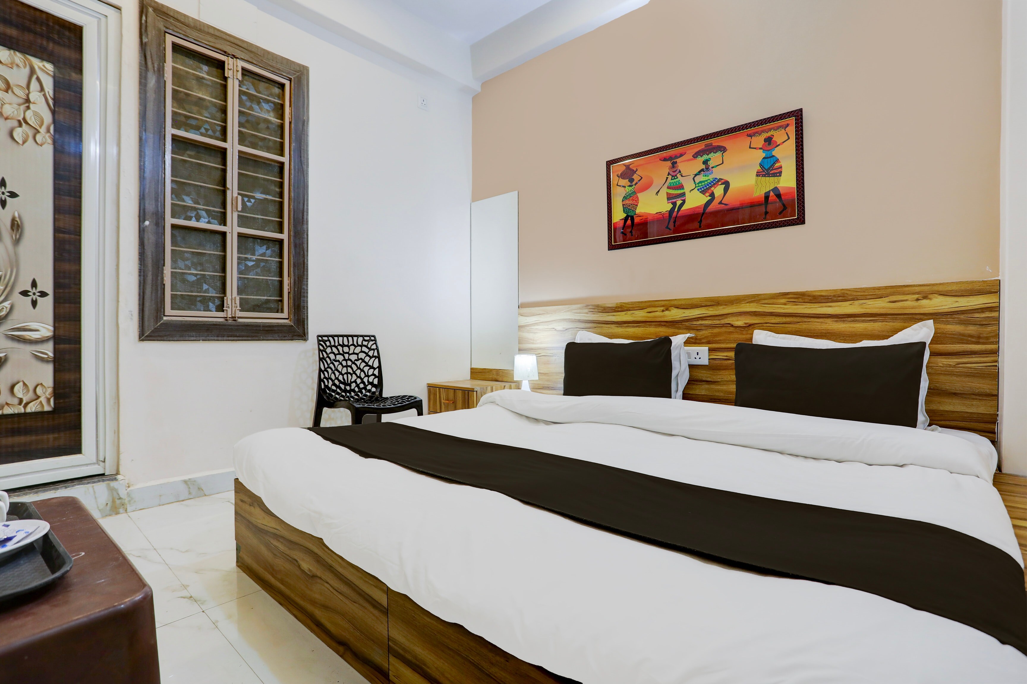 Hotel O Yukti - Tap to explore photos