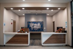 Holiday Inn Express & Suites - New Philadelphia Southwest
