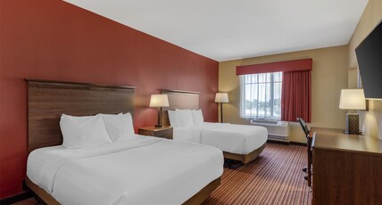 Best Western Plus Hudson Hotel & Suites Room Type - Accessible - Suite 2 Queen, Mobility Accessible, Bathtub, Kitchen, Non-Smoking, Full Breakfast Best Western Plus Hudson Hotel & Suites Room Type - Accessible - Suite 2 Queen, Mobility Accessible, Bathtub, Kitchen, Non-Smoking, Full Breakfast