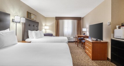 Best Western Cold Lake Inn Room Type - 2 Queen Beds, Non-Smoking, Work Desk, Microwave And Refrigerator