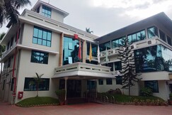 Hotel Sabari Park