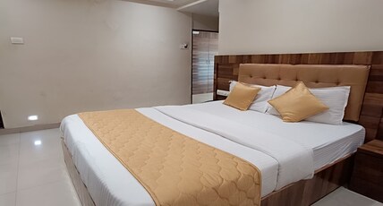 RK Hotel Room Type - Deluxe Double Room