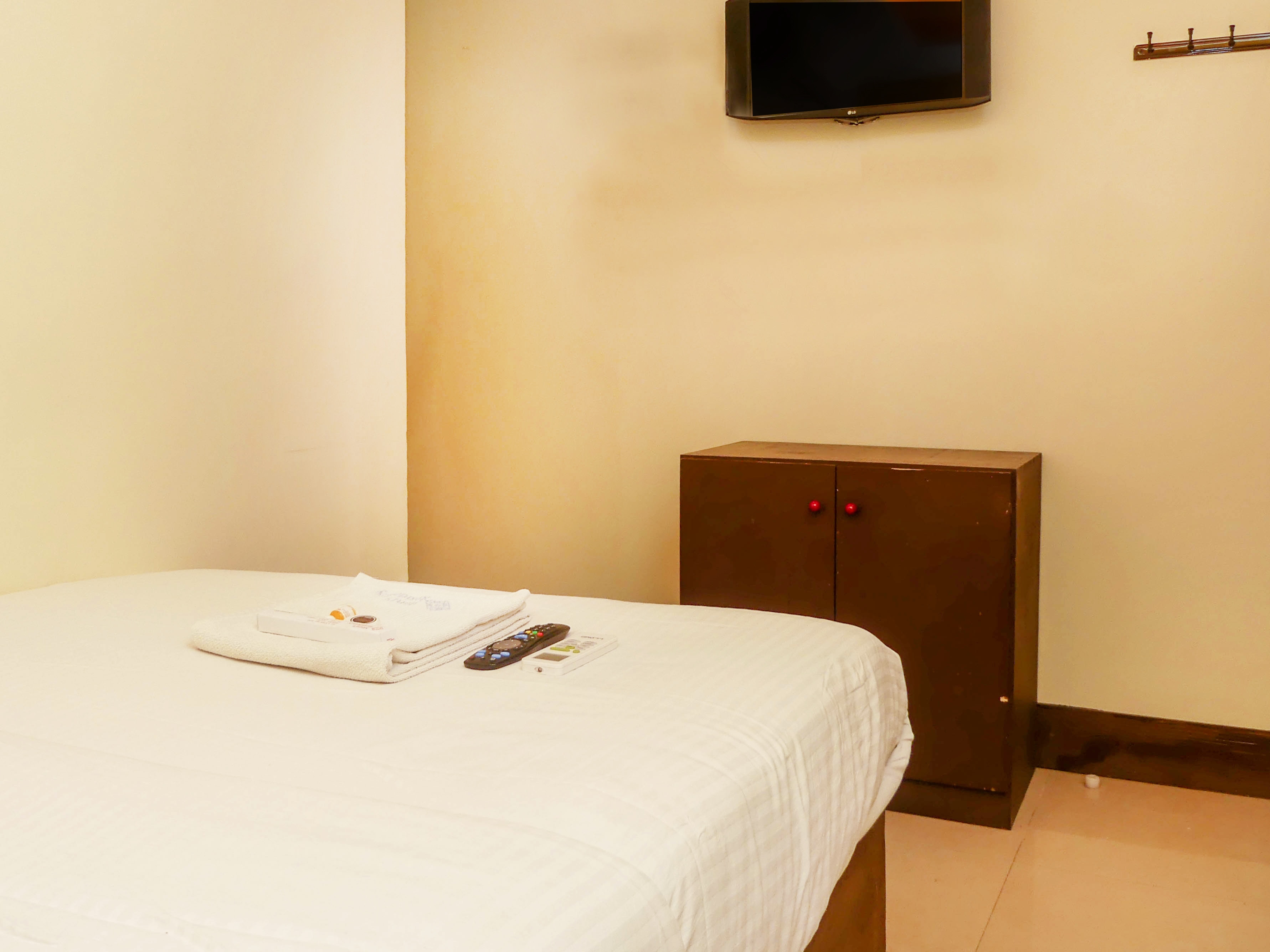 Mani's residency  - Tap to explore photos