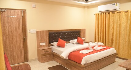 Hotel Mintu Priya Cum Resorts Room Type - DELUXE DOUBLE BED AC