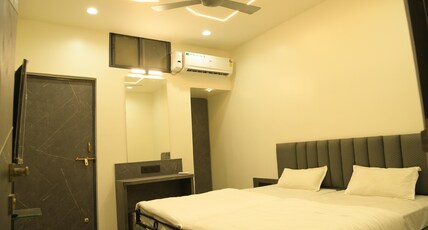 HOTEL BHAGWAT PALACE Room Type - Deluxe Ac Twin Room