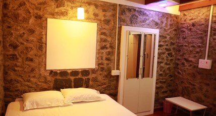 SpiceBuds FarmStay - Ramakkalmedu Room Type - Clove Suite Cottage