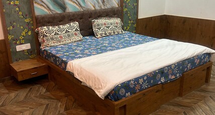 SHREE RADHE PALACE Room Type - Deluxe Room