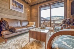 Luxurious 4-room with pool, gym, spa and parking