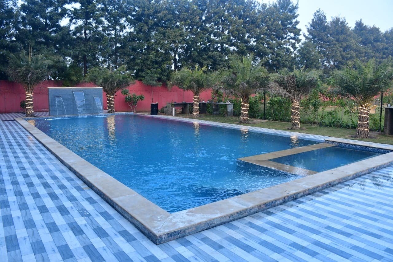 Aroma Green Farmhouse with Pool - Tap to explore photos