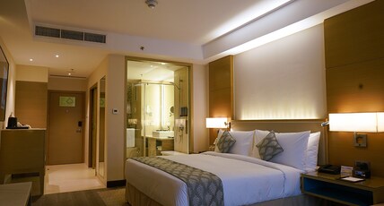 Gokulam Grand Room Type - Deluxe Room