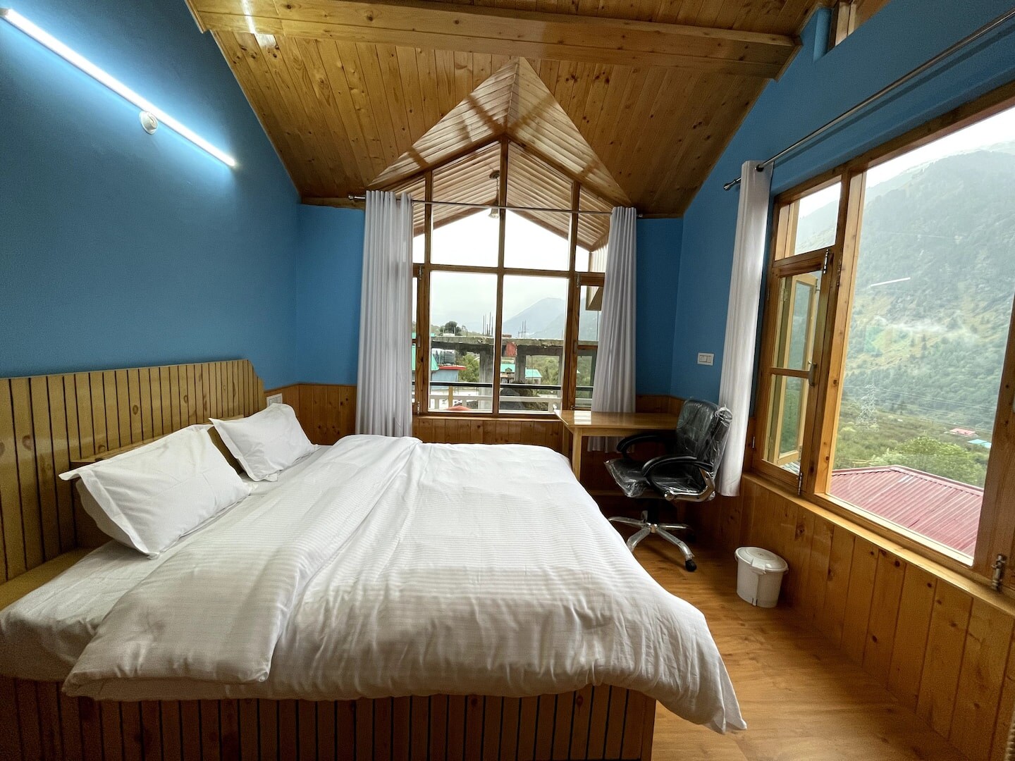 5th Mile Manali - Duplex Villa Apple Orchard Stay WFH - Tap to explore photos