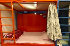 Capsule hostel and pg services