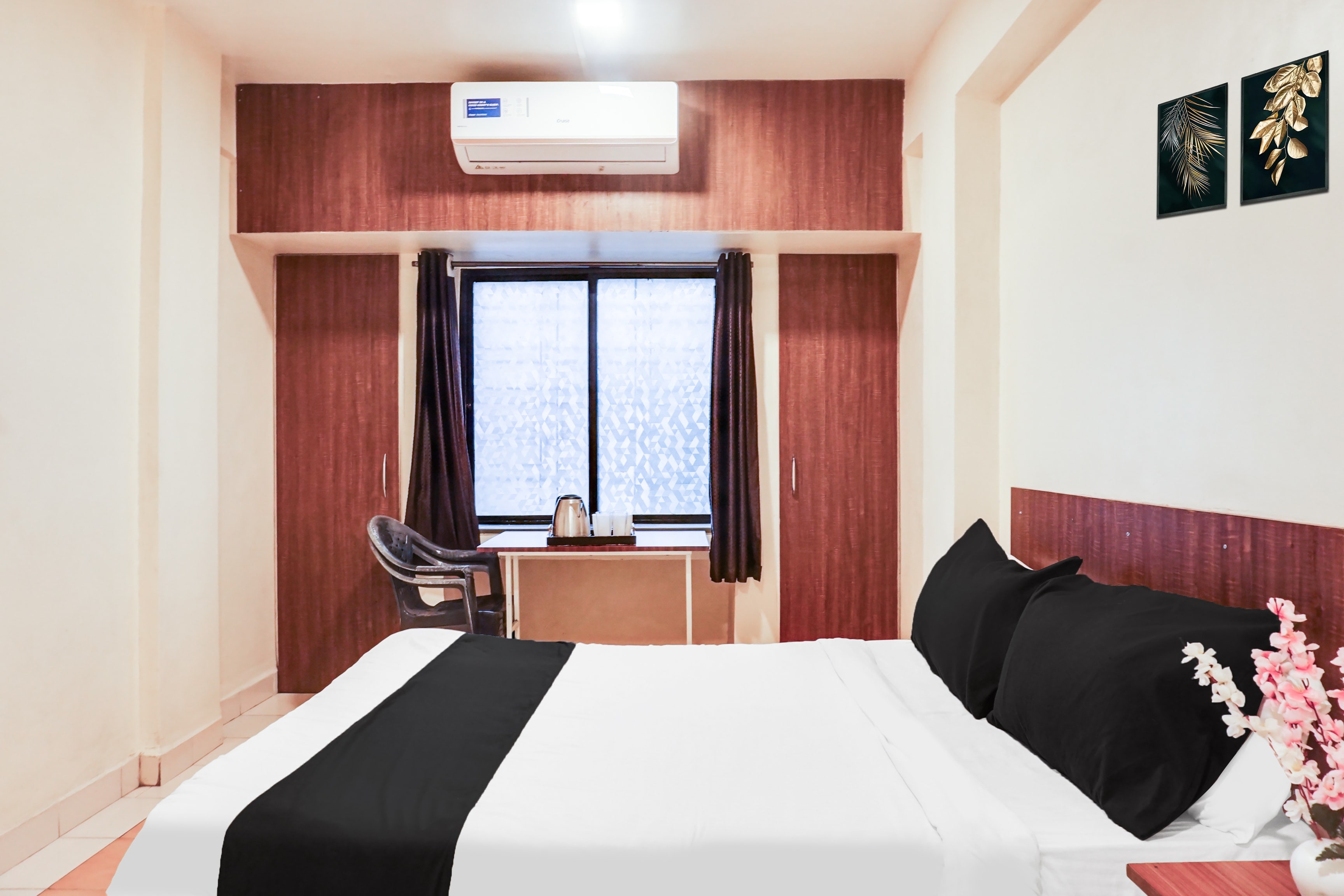 Super Hotel O Jadhav Nagar Near Sinhgad College - Tap to explore photos