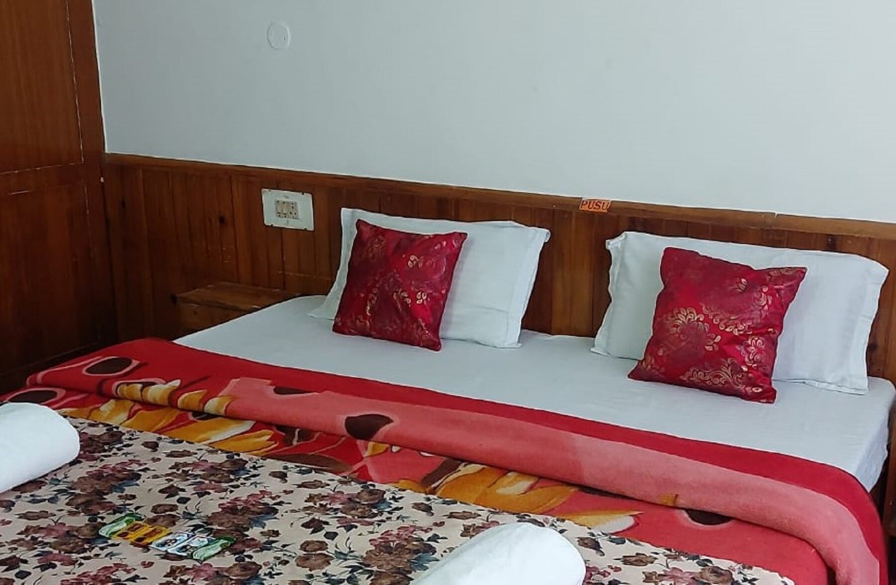 Hotel Him Paying - Tap to explore photos