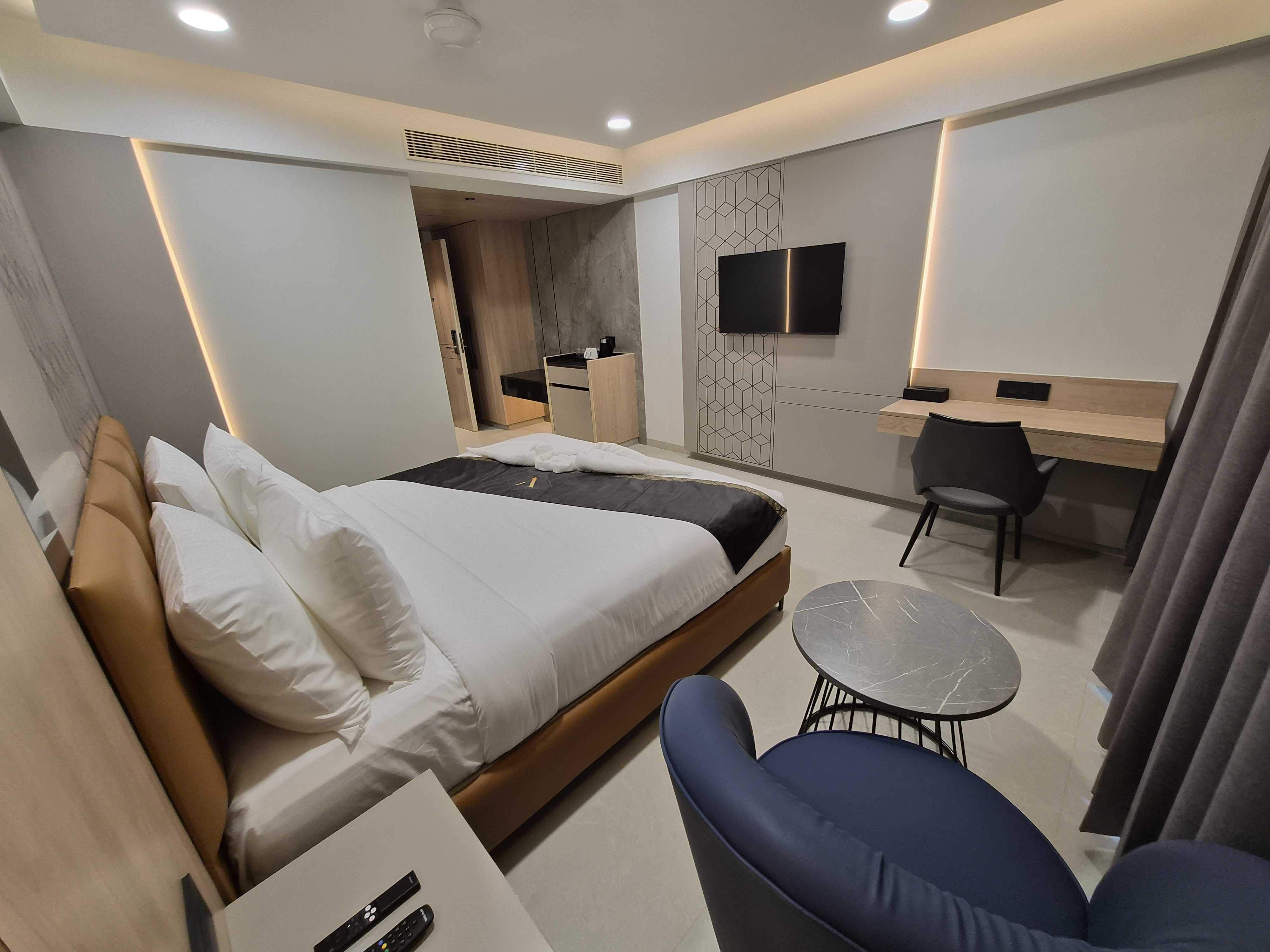 HOTEL O VEDHANSHI HOTEL BIBINAGAR - Tap to explore photos