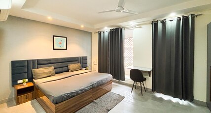 Housr Sector 45 Near Huda City Centre Room Type - Luxury Select Room with Balcony Housr Sector 45 Near Huda City Centre Room Type - Luxury Select Room with Balcony