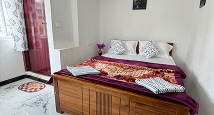 Crown Crest Home Stay Ooty Room Type - Bedroom 102