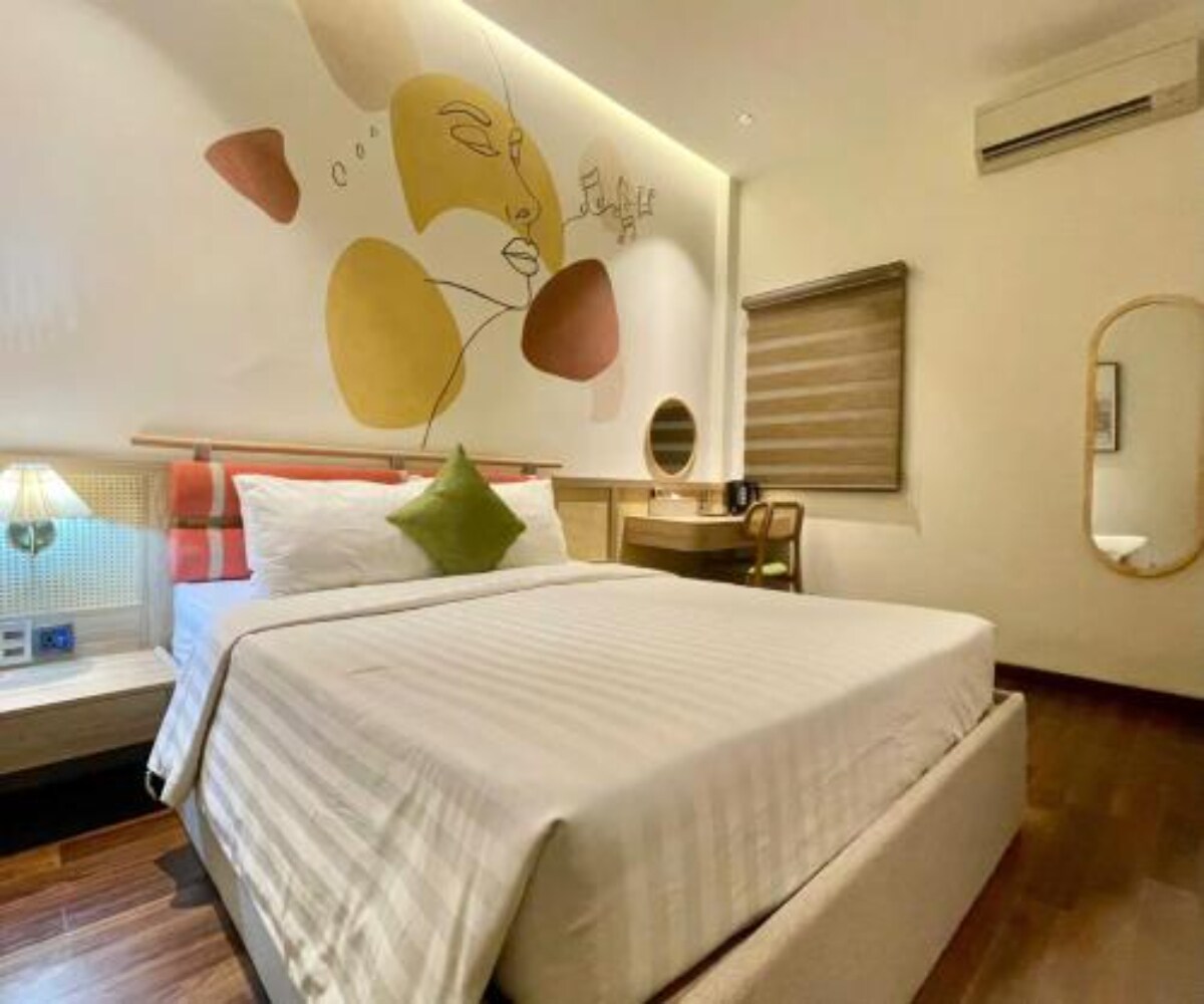 Nicecy Hotel - Le Lai Street - Tap to explore photos
