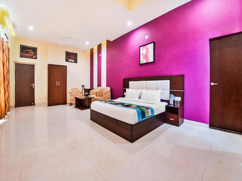Hotel Amrit Manthan - Tap to explore photos