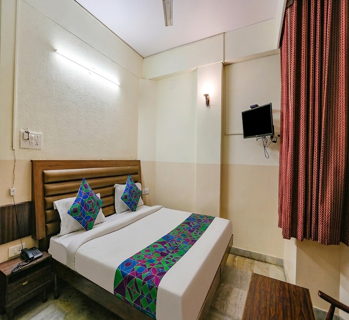 Hotel Ashoka Inn - Mall Road - Tap to explore photos